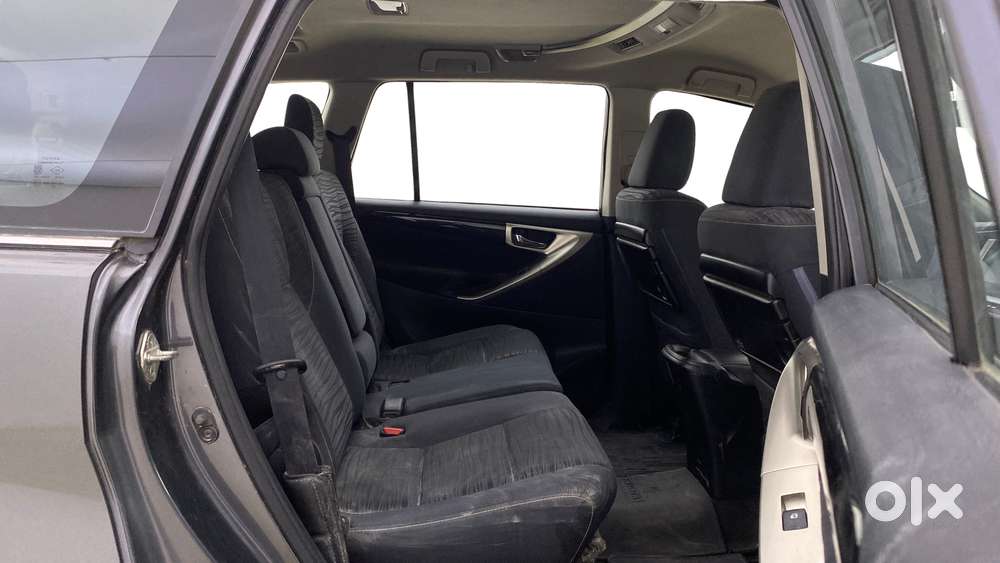 Toyota Innova Crysta 2.4 Vx Mt, 2016, Diesel