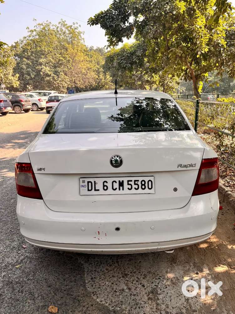 Skoda Rapid 1.6 Ambition 2013