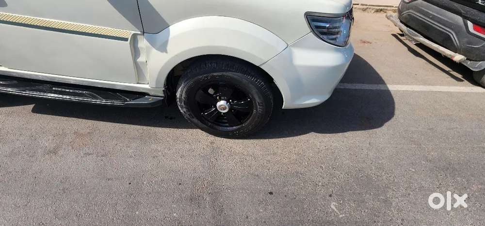 Tata Safari Strome In Good Condition
