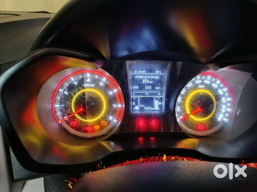 Xuv300 W8(o) Turbo  Aug 2022  7.8k Km  Imt  Top Model  Like New