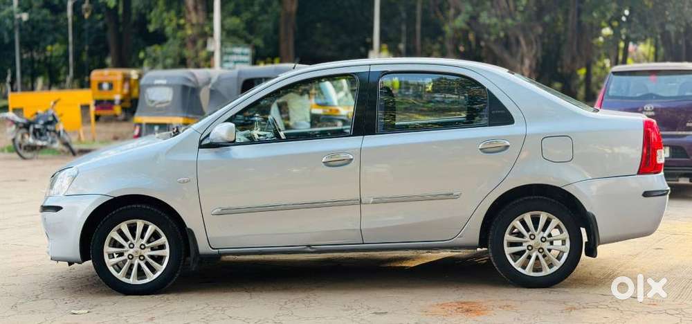 Toyota Etios V, 2012, Petrol