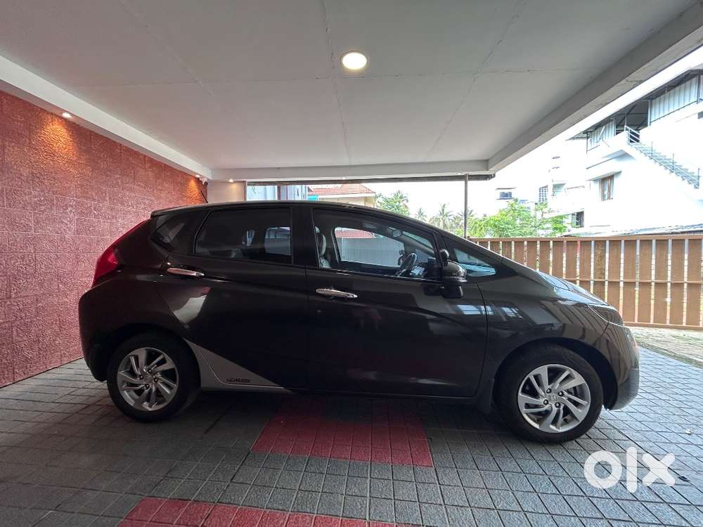 Honda Jazz Petrol Full Option