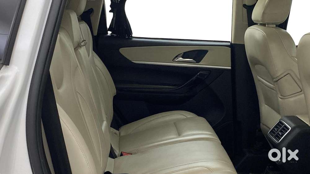 Mahindra Xuv700 2.0 Ax 7 Petrol At Str, 2023, Diesel
