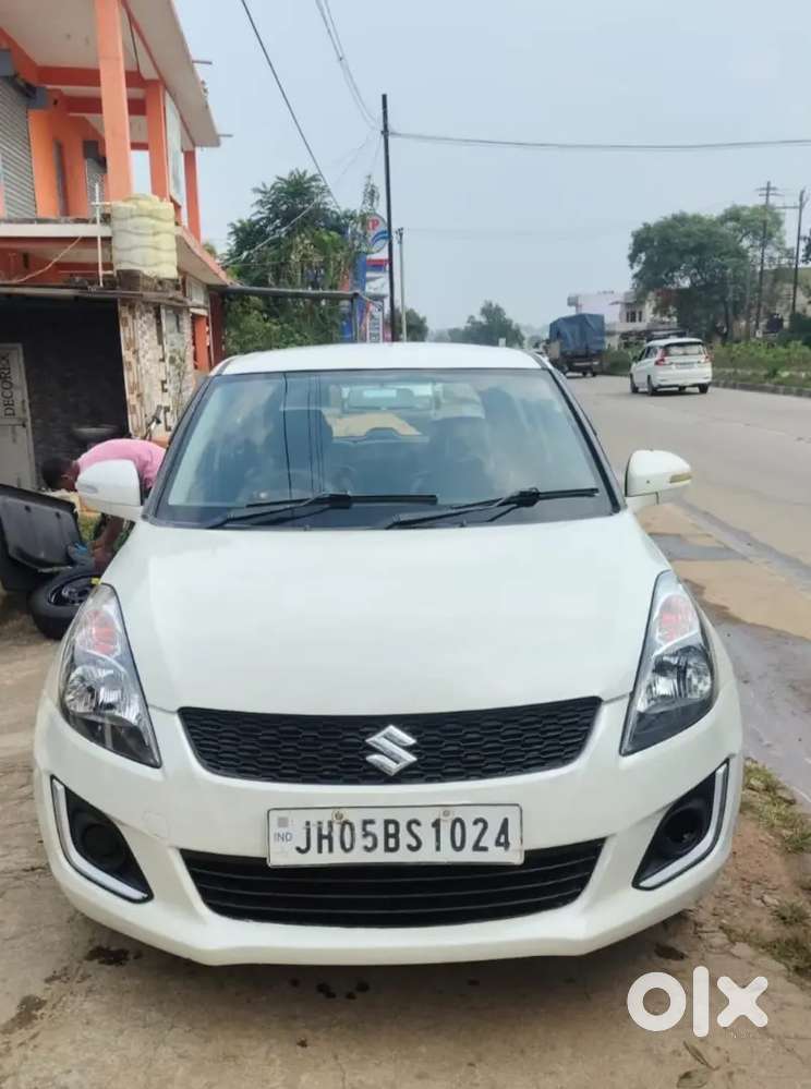इंटीरियर बहुत ही जबरदस्त एंड्राइड डिस्प्ले के साथ