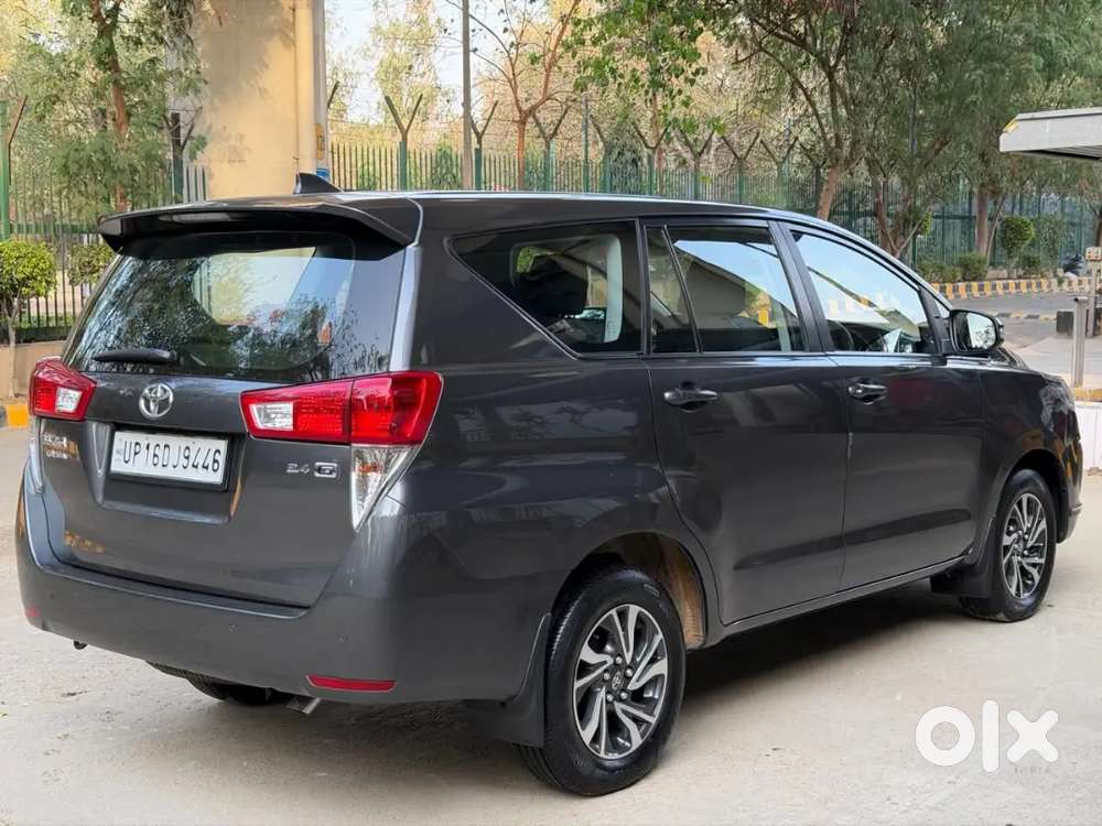 Toyota Innova Crysta G At 2022