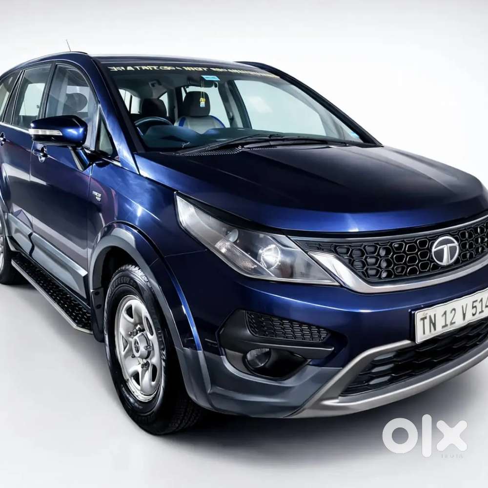 7+1 Less-driven Family Car - Premium Leather Interior, Hex Footrest.
