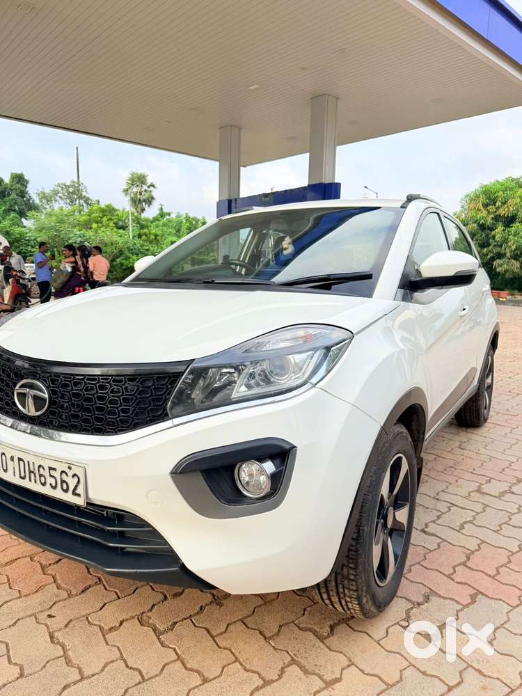 Tata Nexon 1.2 Revotron Xza Plus, 2017, Petrol