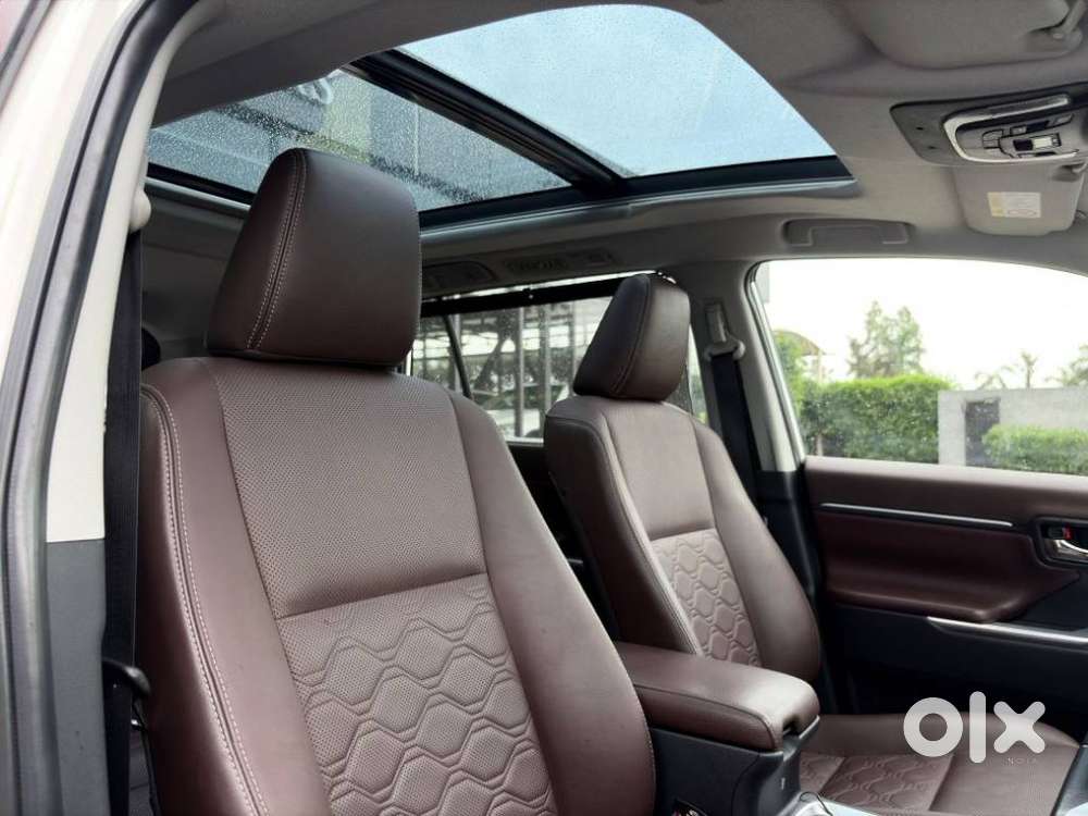 Toyota Innova Hycross 2.0 Zx (o) Hybrid 7 Str, 2023, Petrol