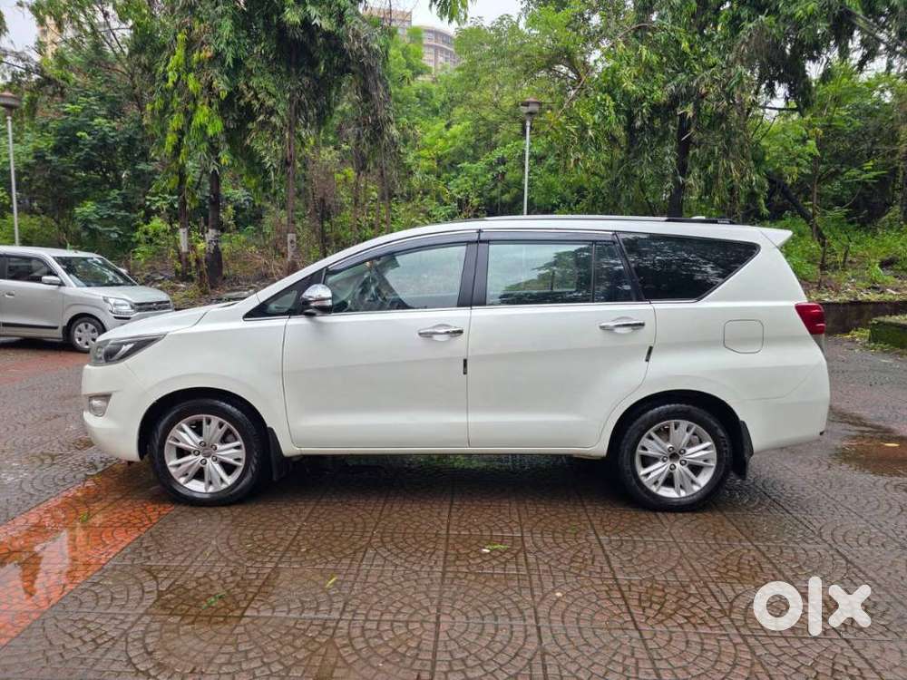 Toyota Innova Crysta 2.8z Automatic, 2016, Diesel