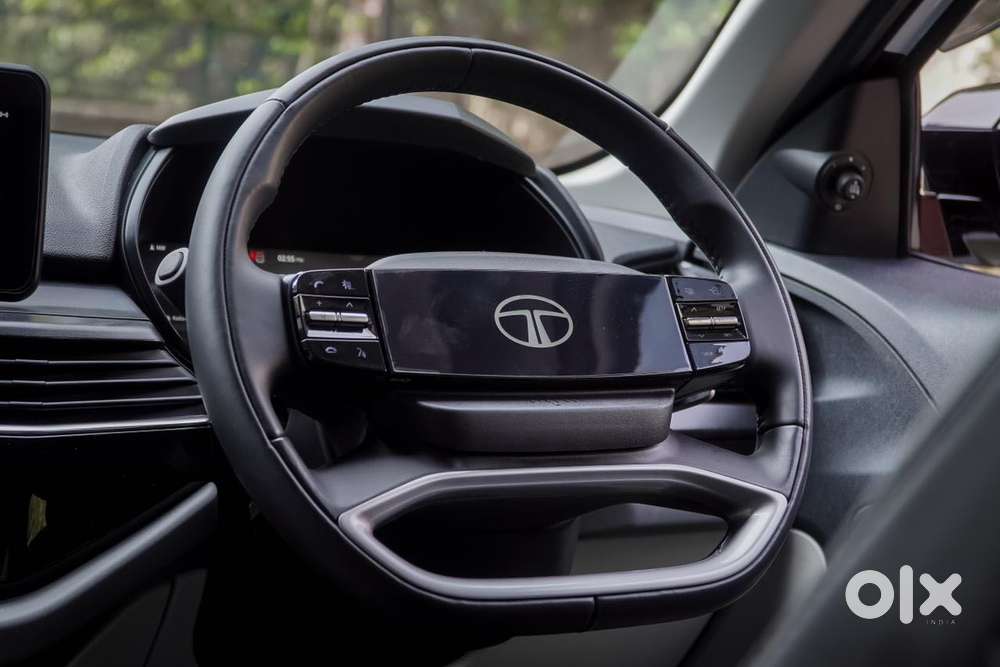 Tata Safari Pure Plus S Dark Edition, 2025, Diesel