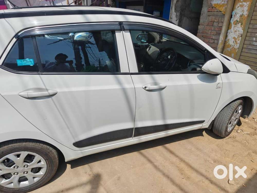 Hyundai Grand I10 2016 Petrol Well Maintained
