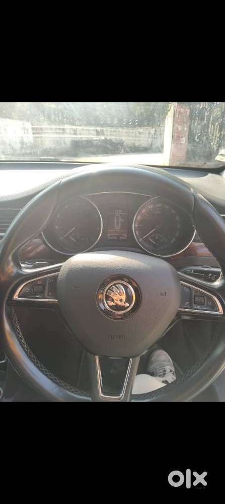 Skoda Superb 1.8 Elegance Tsi At, 2016, Petrol