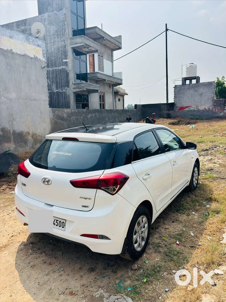 Hyundai I20 2017 White Colour