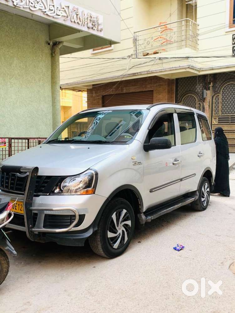Selling Mahindra Xylo