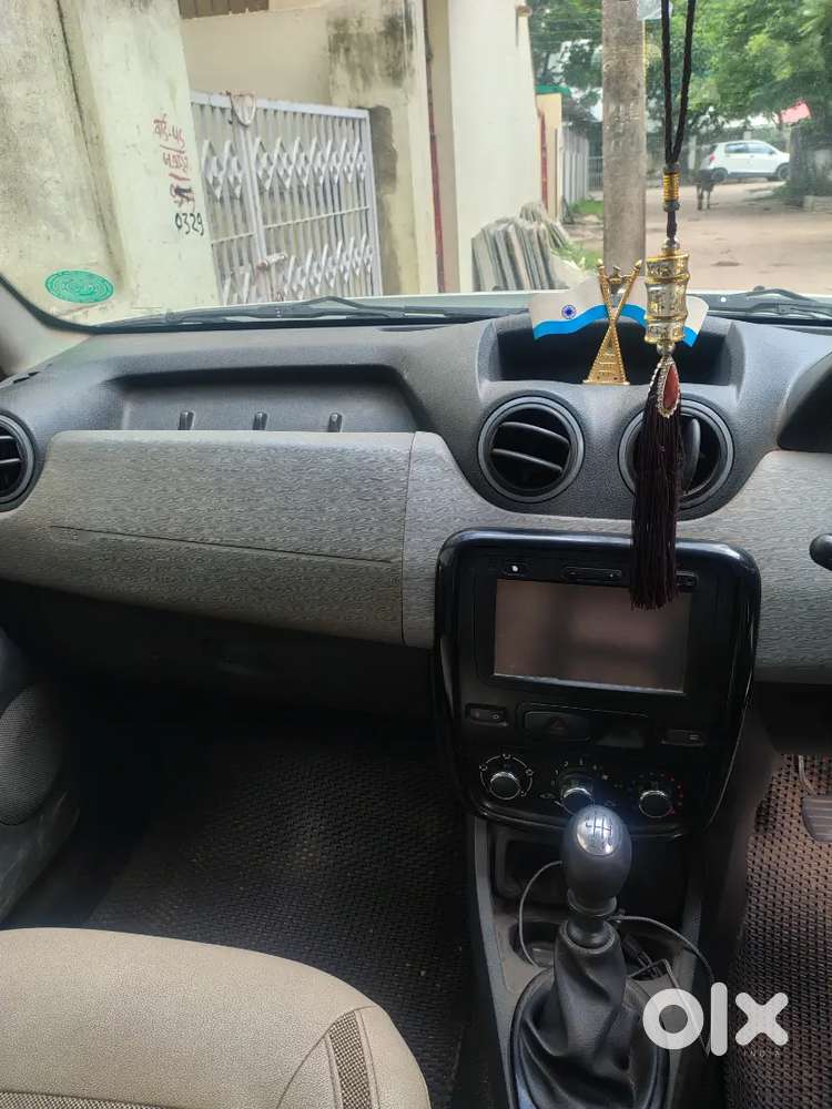 Renault Duster 110 Rxl 6 Gear White 2nd Owner