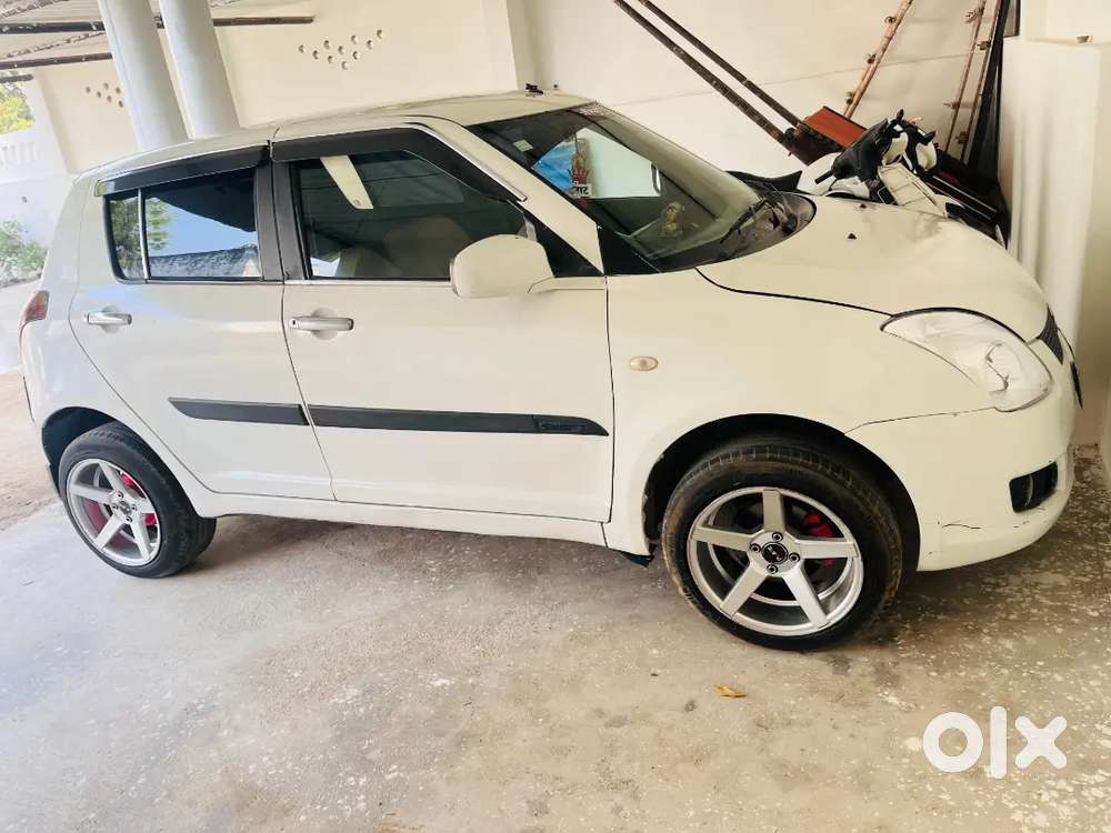 Maruti Suzuki Swift 2010 Petrol