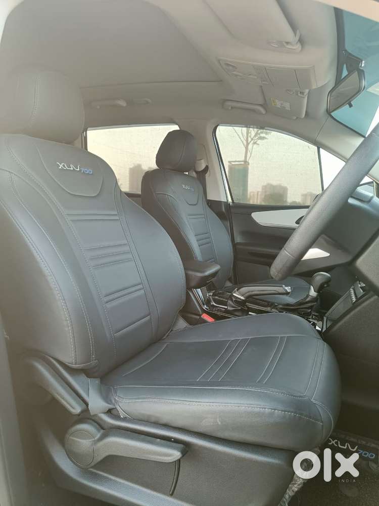 Mahindra Xuv700 2.2 Ax 5 Diesel At 7 Str, 2025, Diesel