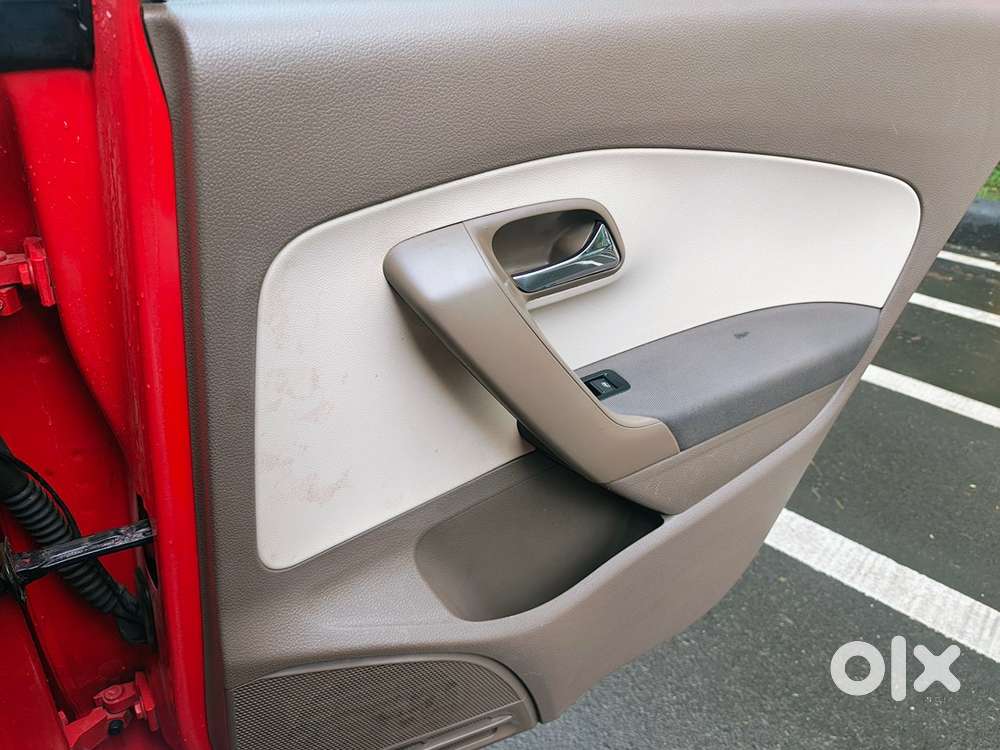 Skoda Rapid Elegance 2012