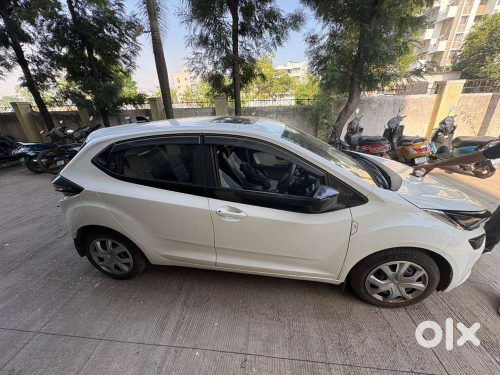 Tata Altroz 2024 Petrol Well Maintained