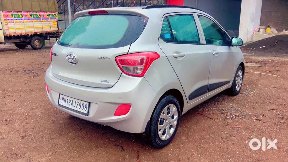 Hyundai Grand I10 At Sportz, 2016, Petrol