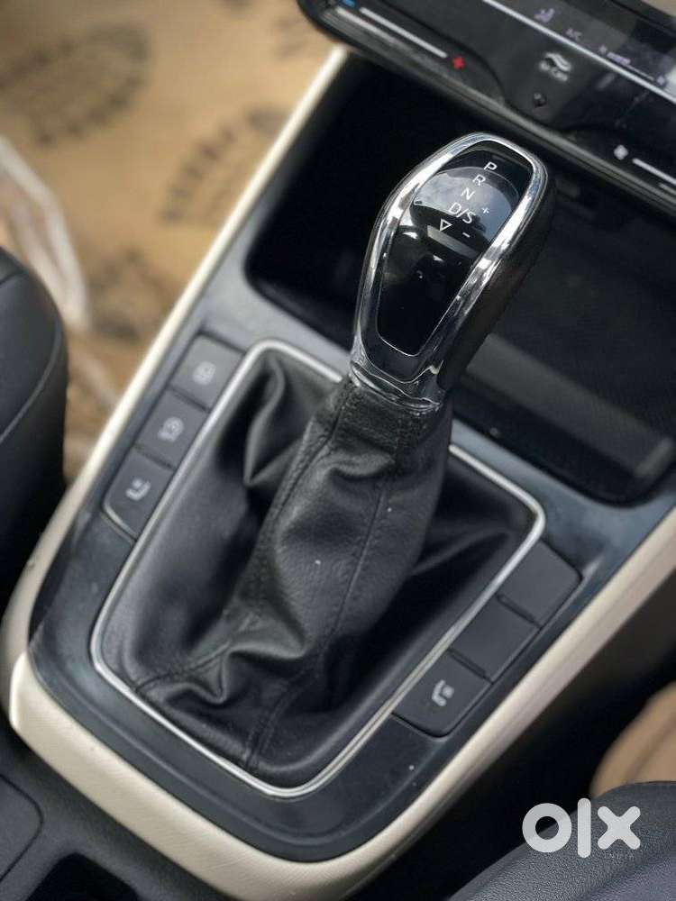 Skoda Slavia 1.5 Tsi Style At, 2023, Petrol