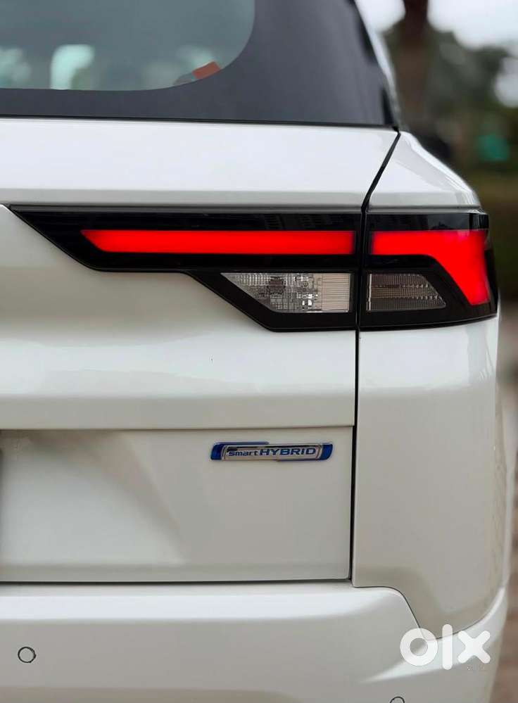 Maruti Suzuki Brezza 1.5 Zxi At Smart Hybrid, 2022, Petrol