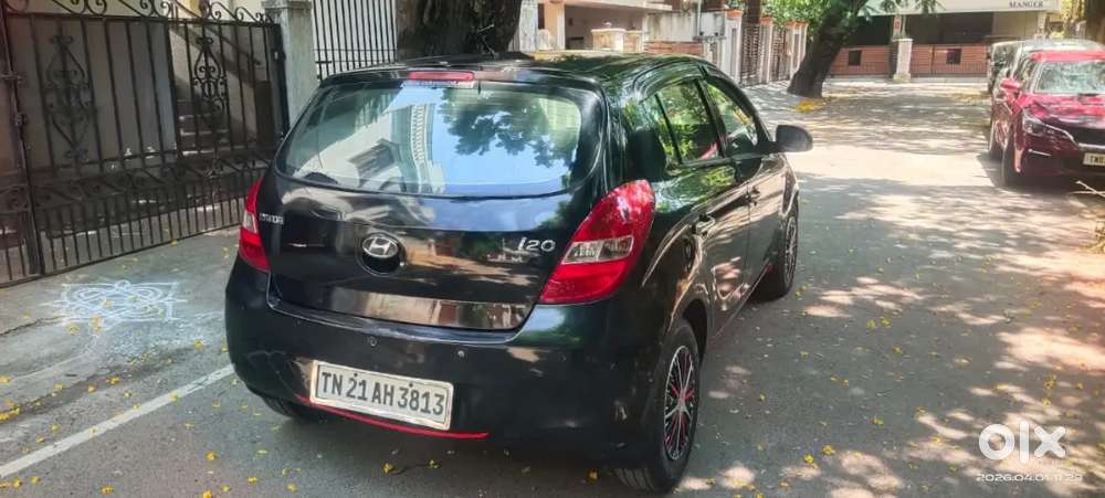 Hyundai I20 Sports Petrol Automatic Top And Model Petrol  2nd Owner
