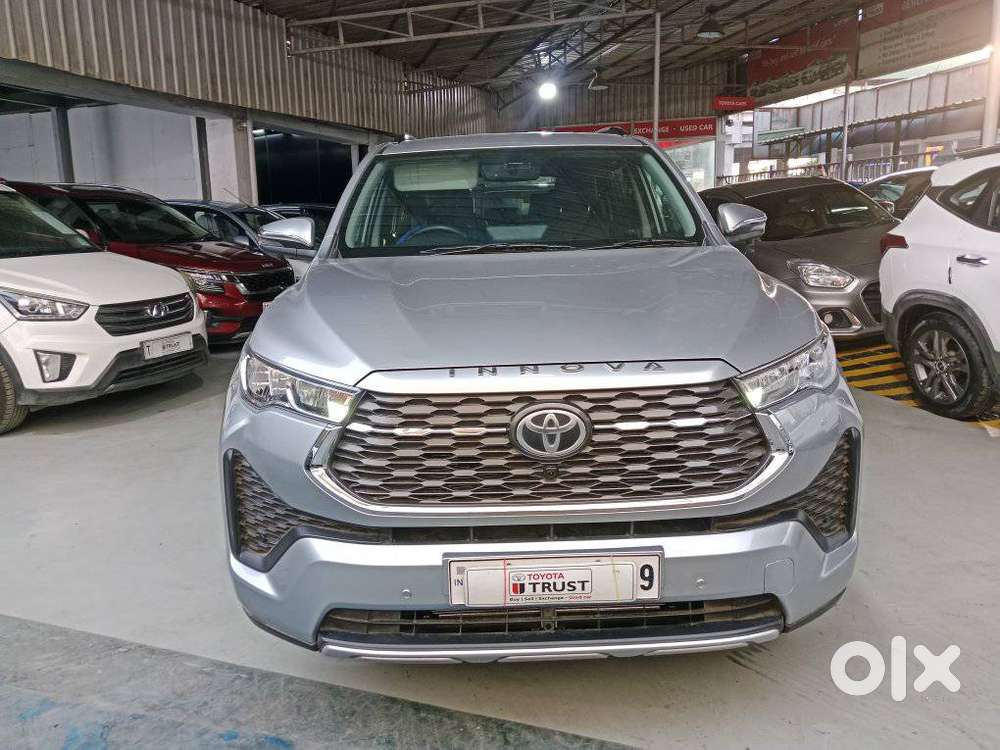 Toyota Innova Hycross 2.0 Vx Hybrid 8 Str, 2023, Petrol