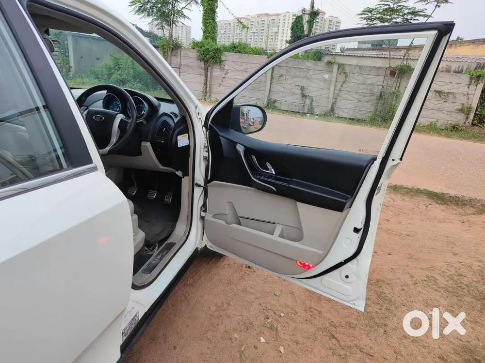 Mahindra Xuv500 2017 Diesel 93967 Km Driven