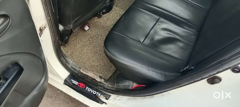टोयटा ईटोस गाडी विकणे आहे  सुपर कुल ऐसी चारो सोकप पुढचे दोन मागचे दोन