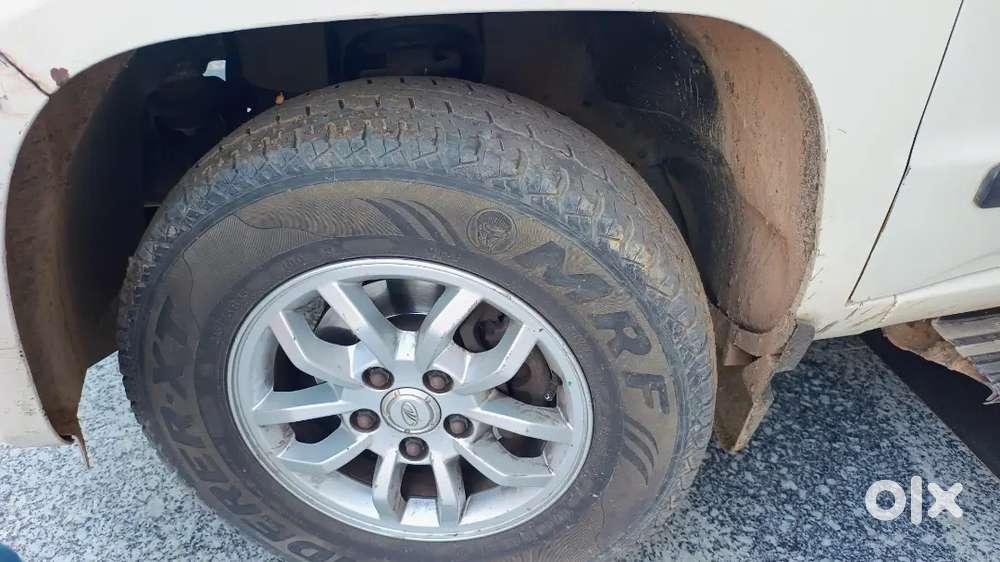 Mahindra Tuv 300 2016 Diesel Well Maintained