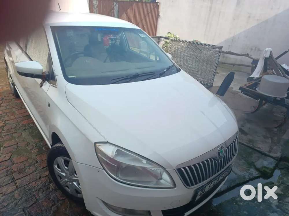 Skoda Rapid 1.6 Elegance Plus 2013