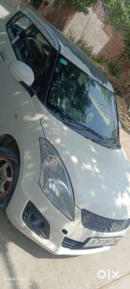 2012 Maruti Suzuki Swift Lxi पेट्रोल