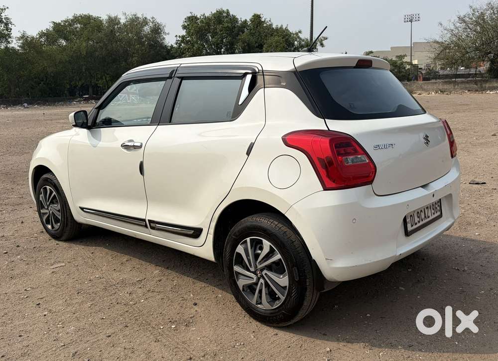 Maruti Suzuki Swift Vxi + Manual, 2022, Petrol