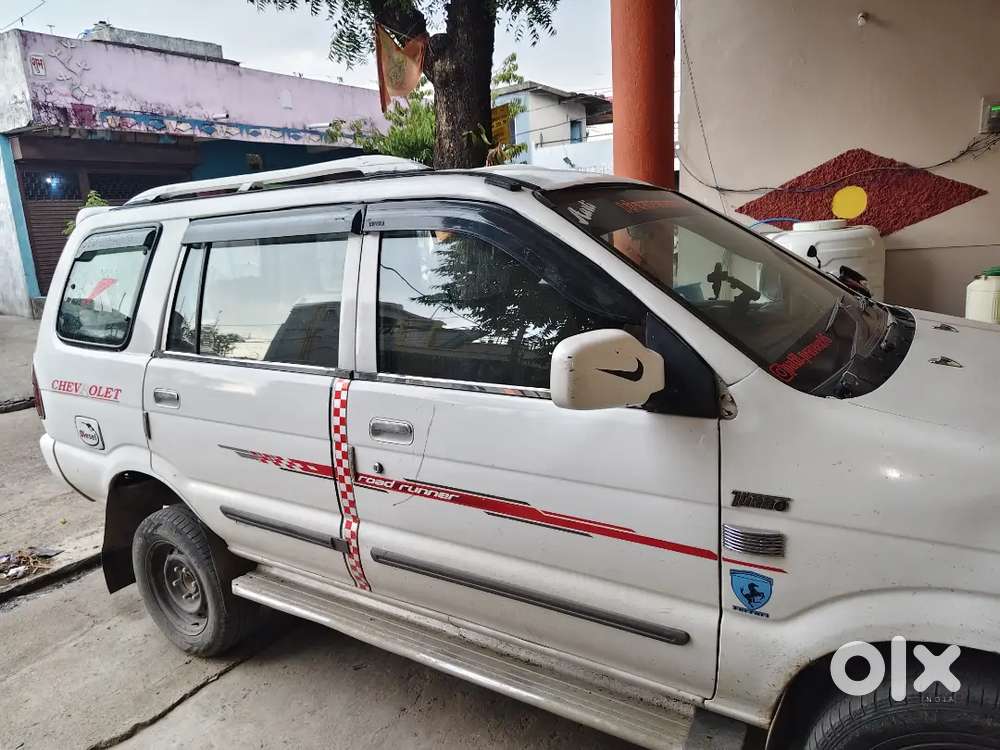 Chevrolet Tavera Neo 2013