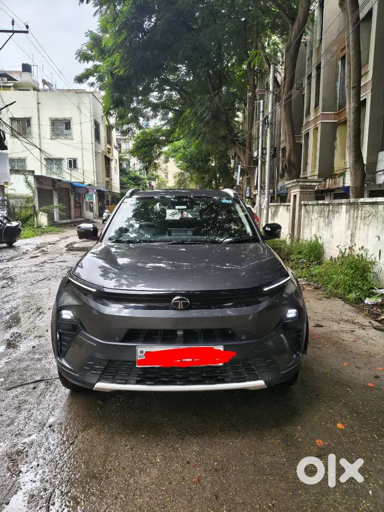 Tata Nexon Creative + S Petrol Amt (daytona Grey) &ndash; 25600 Driven Only