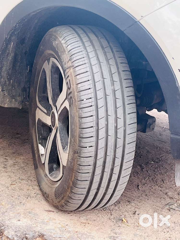 Tata Nexon, 2023, Petrol