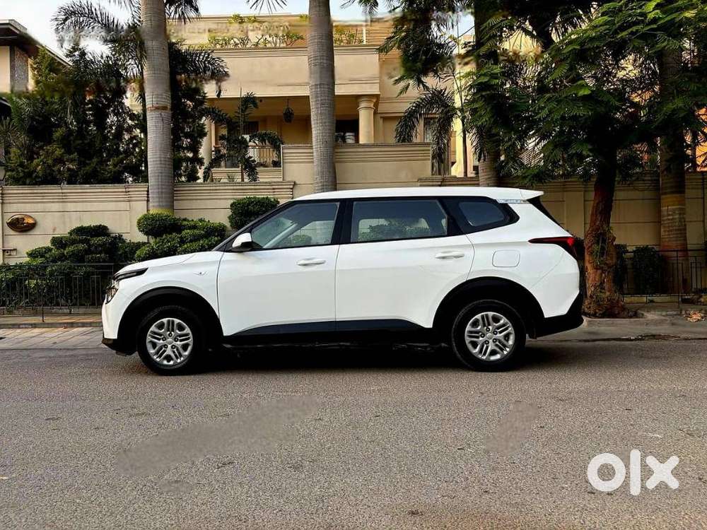 Kia Carens 1.5 Premium 7 Str, 2022, Petrol