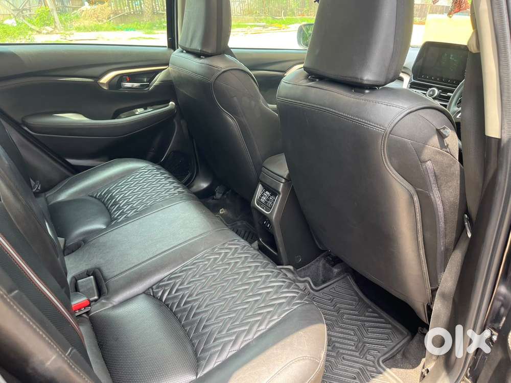 Maruti Suzuki Grand Vitara 1.5 Zeta Plus Dual Tone Intelligent Hybri..