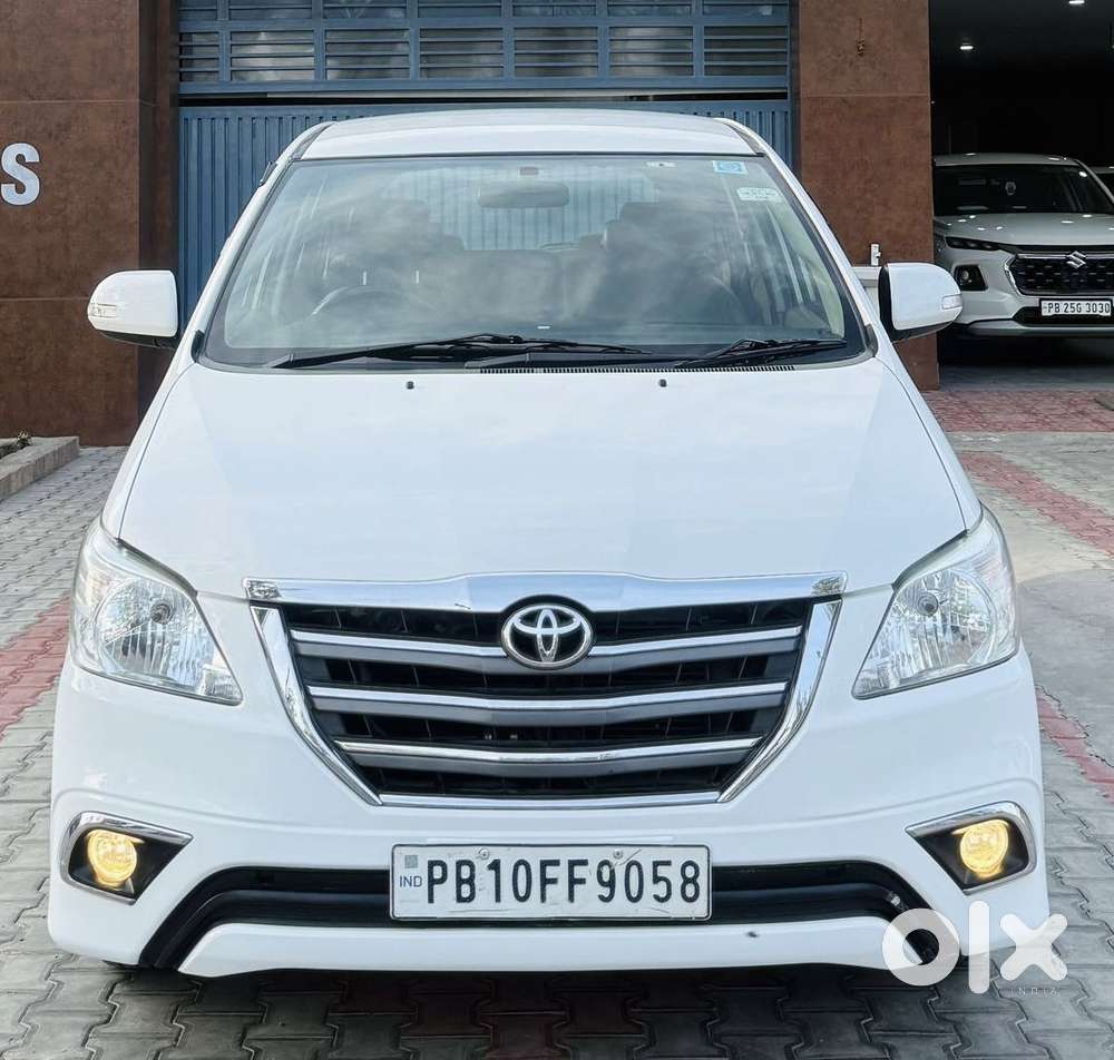 Toyota Innova 2009-2011 2.5 E 7 Str, 2016, Diesel