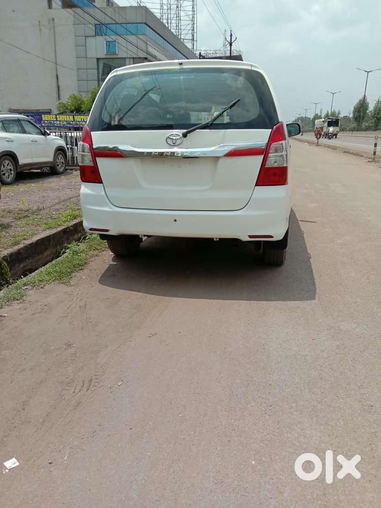 Toyota Innova 2.0 G (petrol) 8 Seater Bs Iv, 2009, Diesel