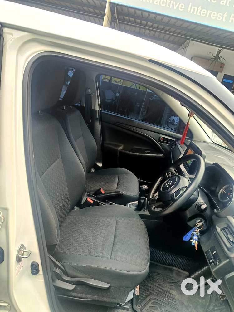 Maruti Suzuki Brezza 1.5 Vxi Smart Hybrid, 2023, Petrol