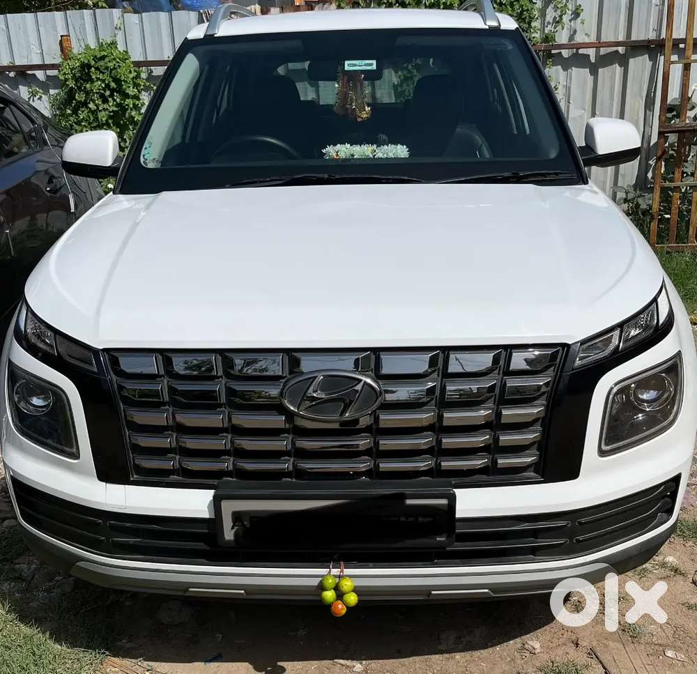 Hyundai Venue Petrol Manual 2024