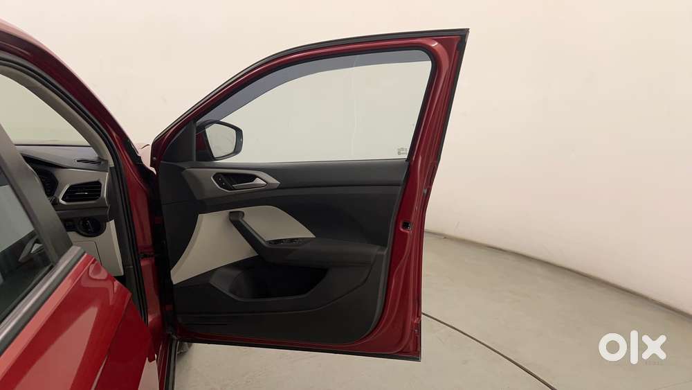 Volkswagen Taigun 1.0 Tsi Highline At, 2022, Petrol