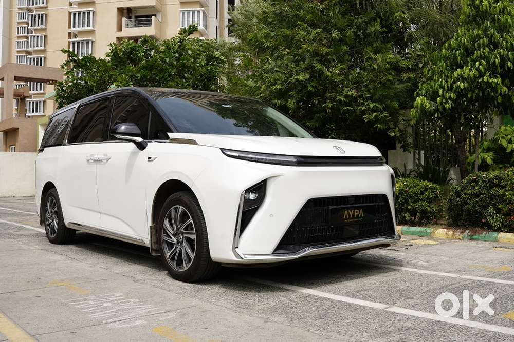 Mg M9 Electric Limo 2025