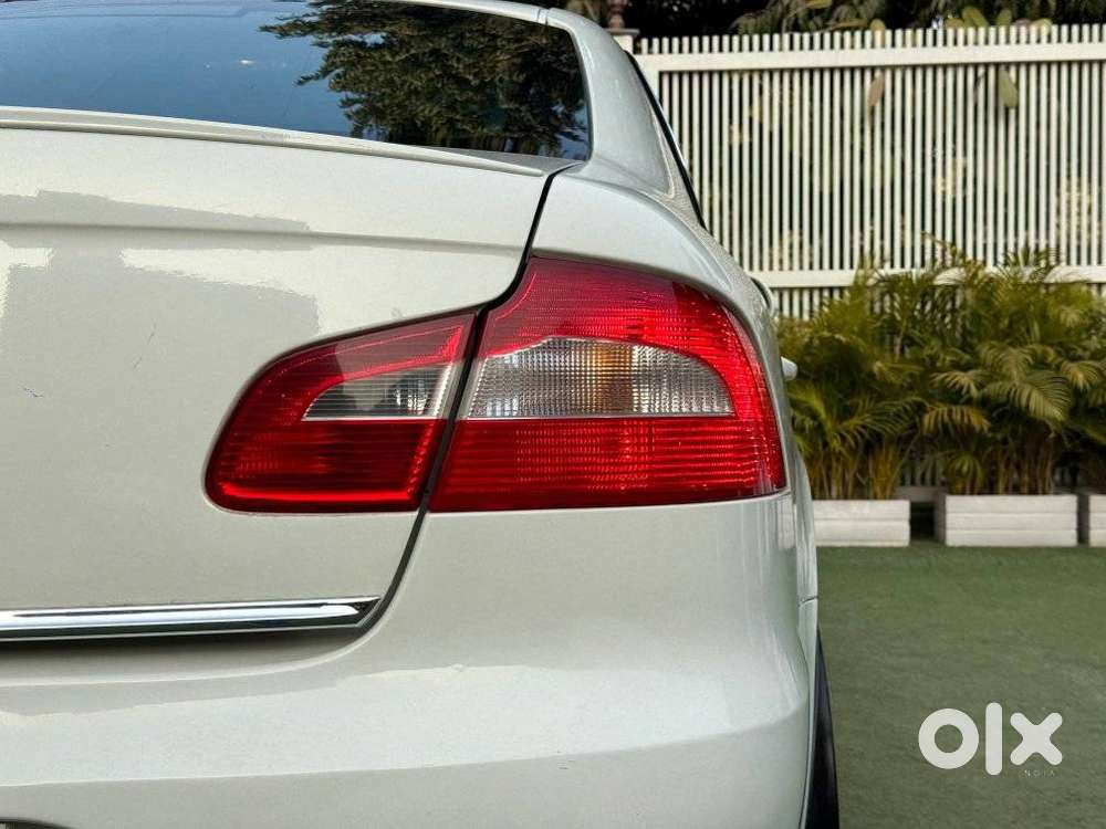 Skoda Superb 1.8 Elegance Tsi At, 2011, Petrol