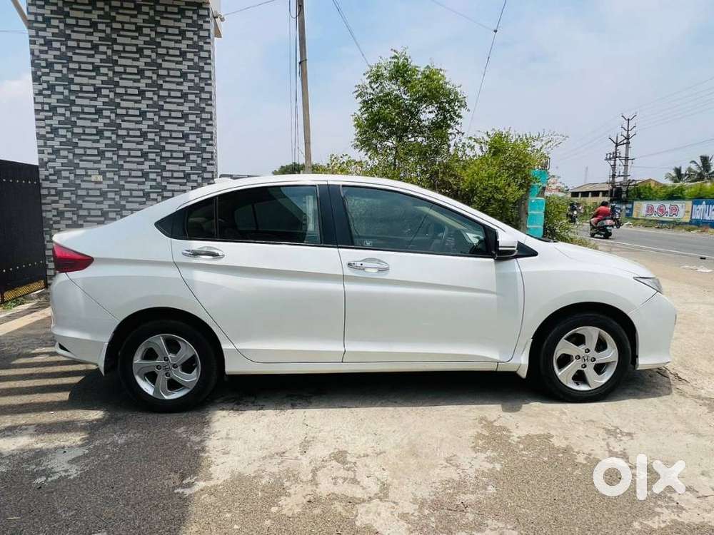 Honda City V At Sunroof, 2016, Petrol