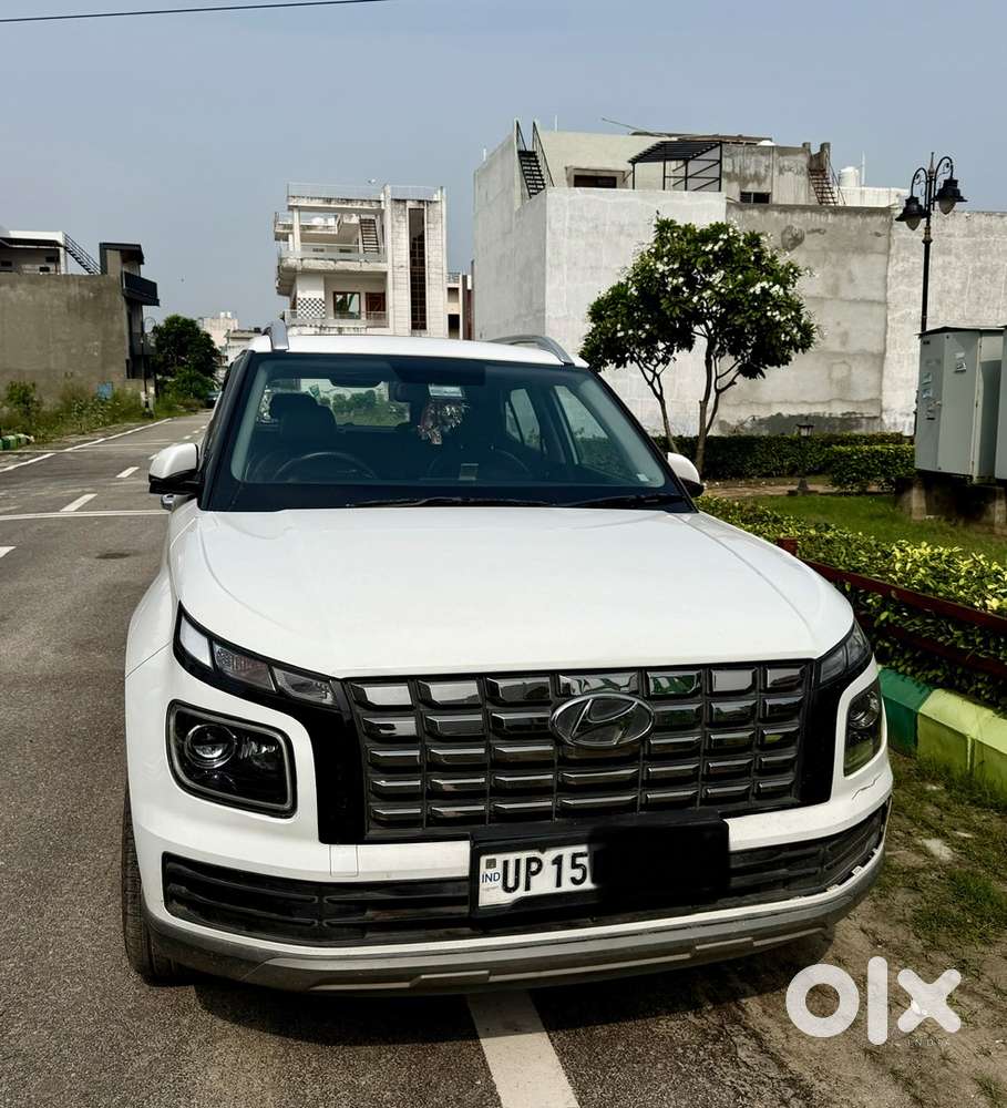 Hyundai Venue Petrol Manual 2023 (vip Number)