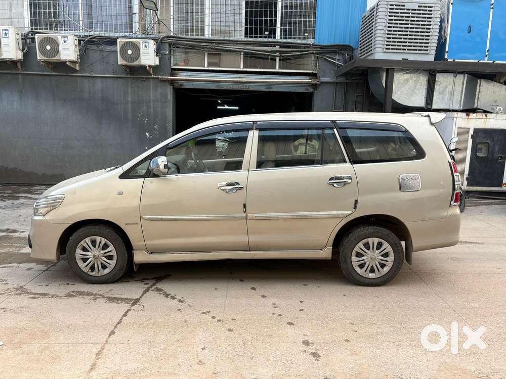 Toyota Innova 2.5 Gx (diesel) 8 Seater Bs Iv, 2013, Diesel