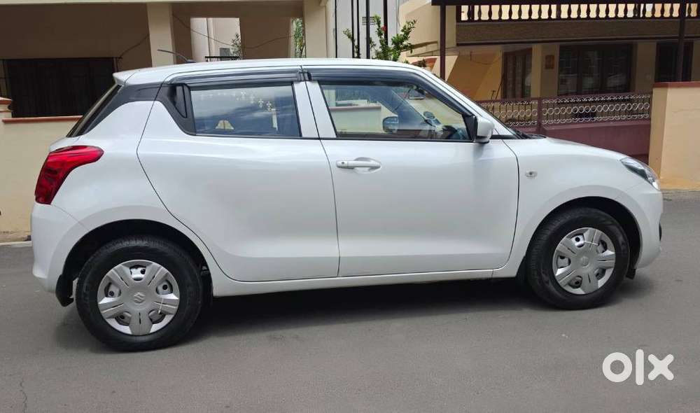 Maruti Suzuki Swift Lxi Option, 2022, Petrol